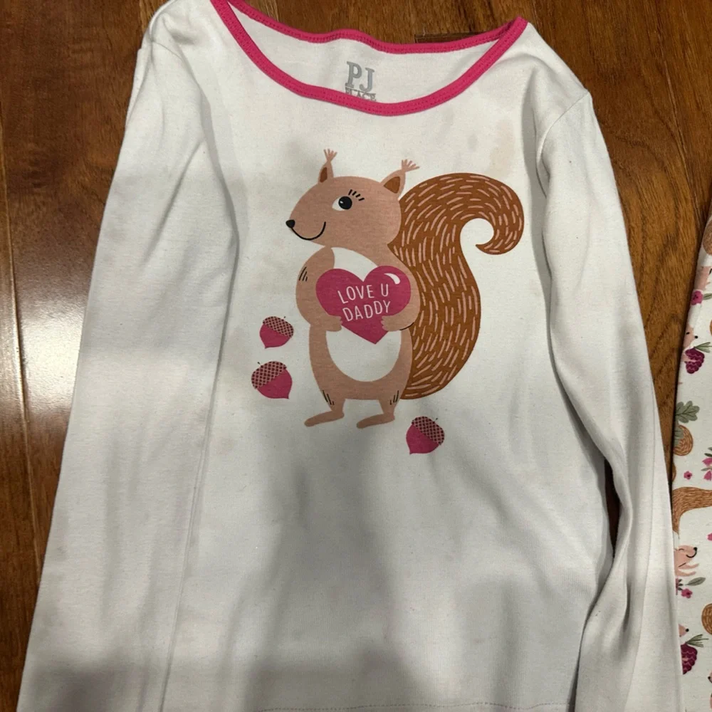 Adorable Squirrel Print Kids Pajamas - White and Pink